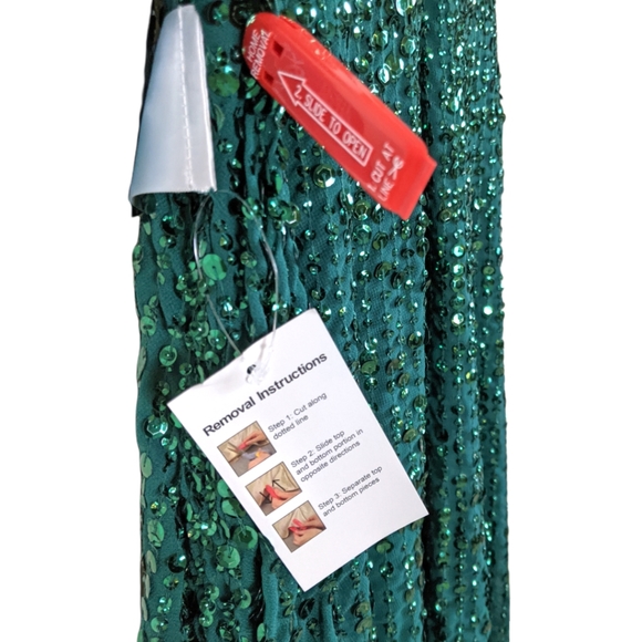 Mac Duggal Emerald Green Sequined Plunging Surplice Evening Gown Size 8 - Picture 12 of 14